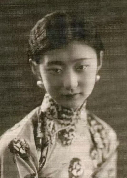 30年代 - 完颜立童记的同款民国三十年代Art Deco羊羔毛衬里古董曳地旗袍 / 1930s - Wanyan Litongji's matching/same style antique floor-length Qipao gown from the 1930s Republic of China era, featuring an Art Deco design and a lambswool lining