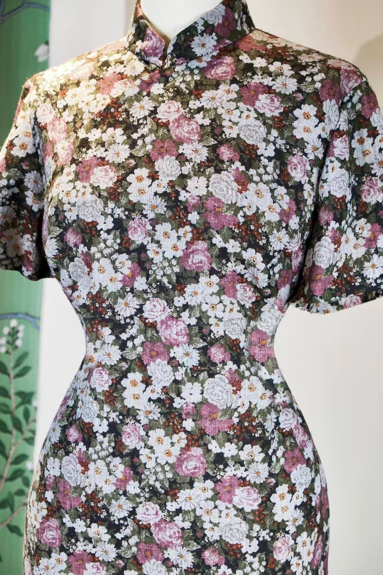 60年代 - 田园诗学·六十年代台湾印花亚麻法式玫瑰雏菊古董旗袍 | 1960s - Pastoral Poetics: A 1960s Taiwanese Vintage Cheongsam in Printed Linen with French Rose and Daisy Motif