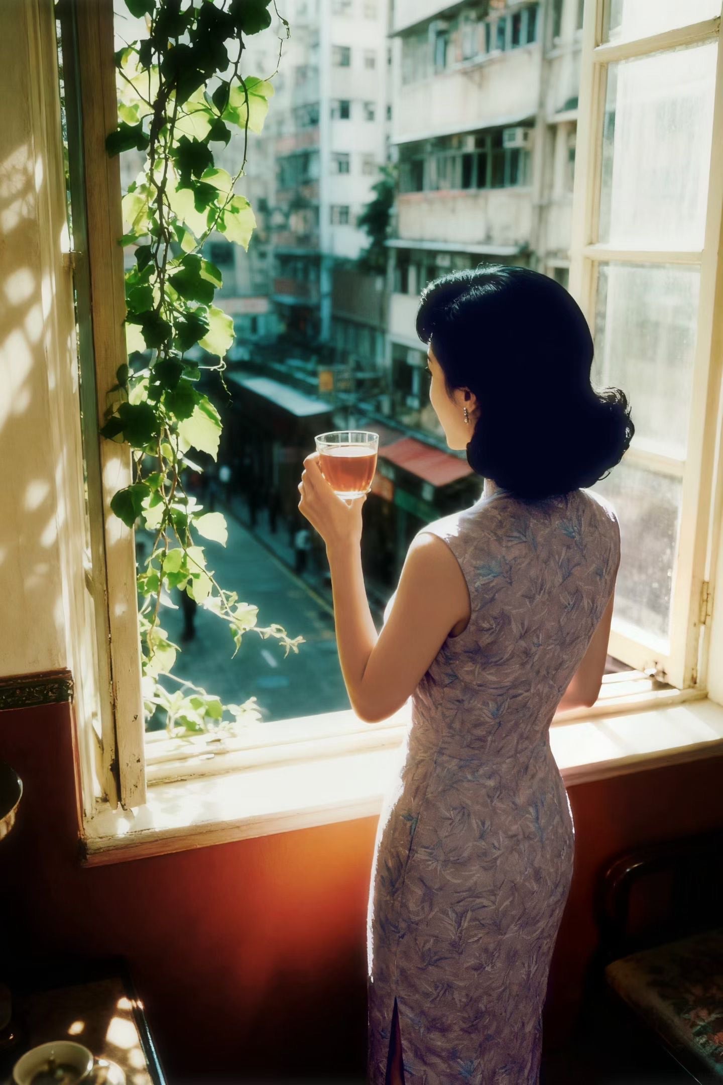 60年代 - 「兰影凝紫」：上世纪六十年代织银竹叶纹古董港式旗袍 / 1960s - "Orchid Shadow in Lilac Mist": A 1960s Vintage Hong Kong Qipao with Lurex-Woven Leaf Motif