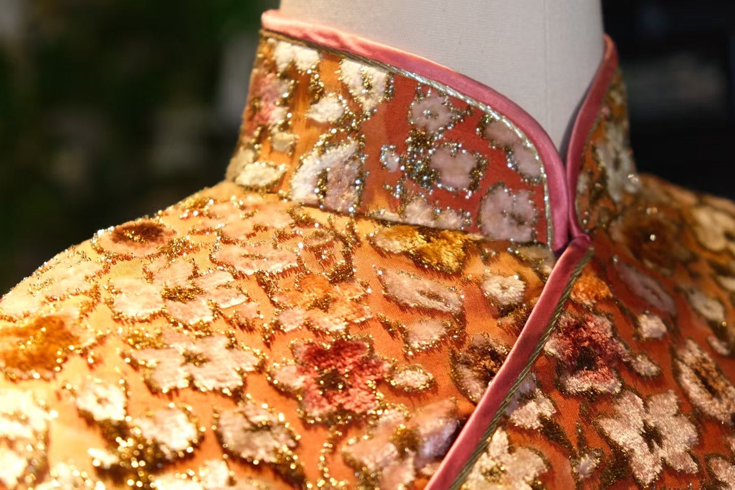 60年代【鎏金织梦·双色绮罗·私人珍藏旗袍对】|  1960s -【Gilded Dreamweave · Dual-Tone Silk · Exquisite Long-Sleeve Qipao Pair】