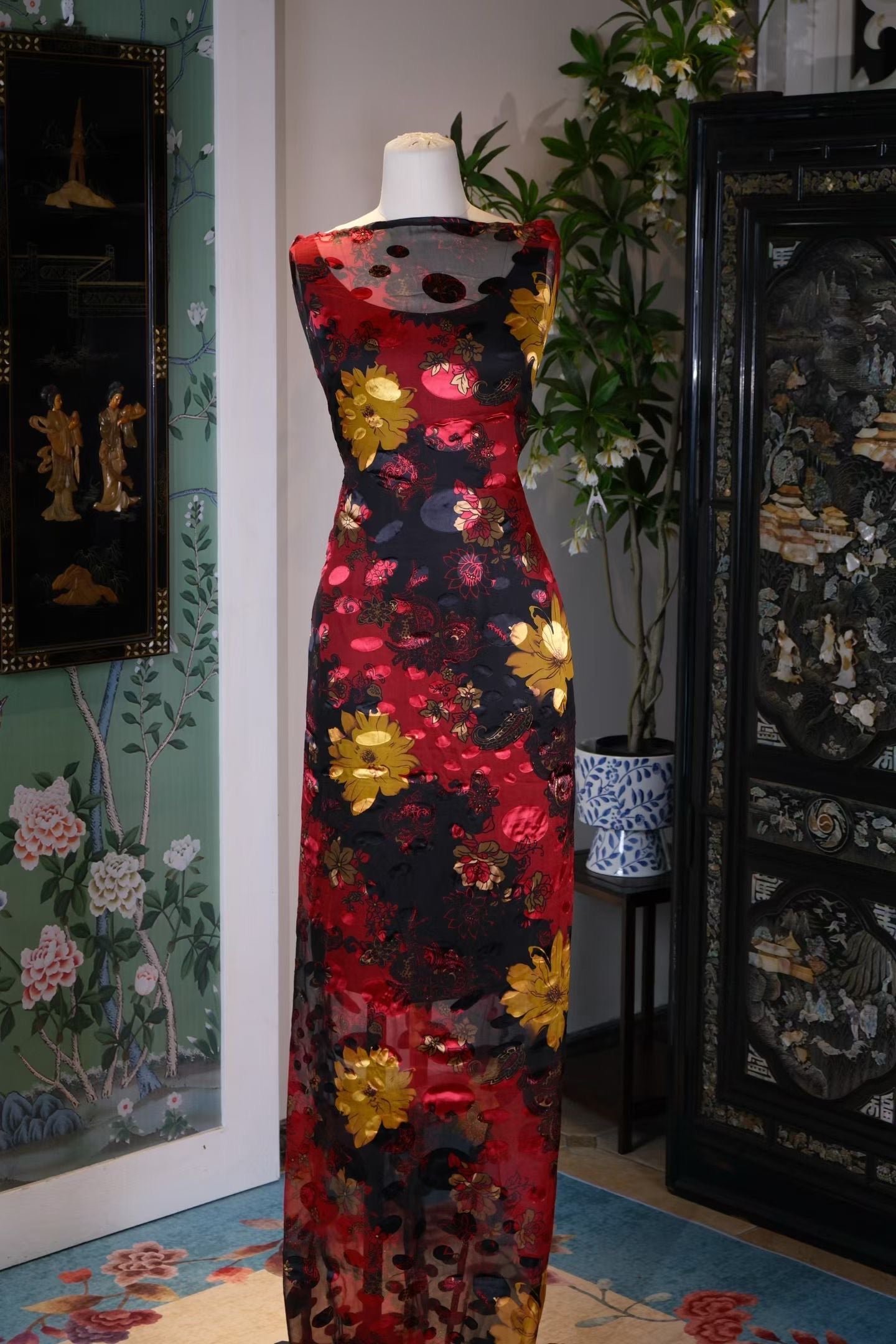 布料名 -【醉舞星辰】魅惑酒红渐变底橘黄花影金珠点缀高定艺术布料 | Fabric Name - Stardust Waltz】Enchanting Burgundy Ombré Base Orange Floral Shadow & Gold Beaded Embellishment Haute Couture Art Cloth