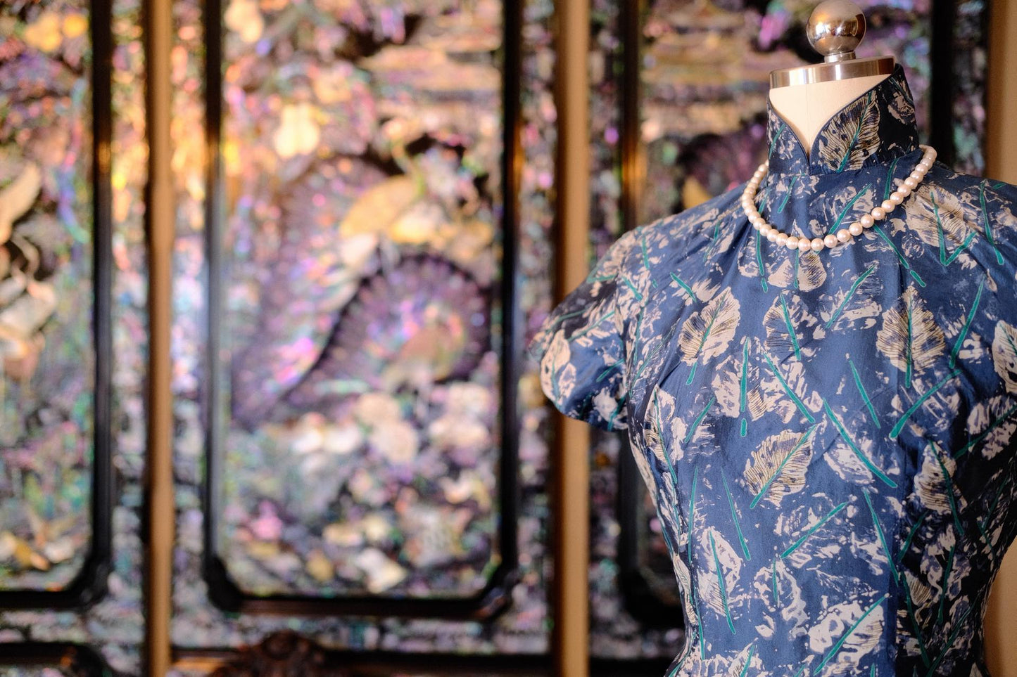 50年代 - 蓝叶轻语：双宫真丝上的五十年代自然诗_HY | 1950s - Blue Leaf Whispers: 1950s Natural Poetry Rendered on Shantung Silk_HY