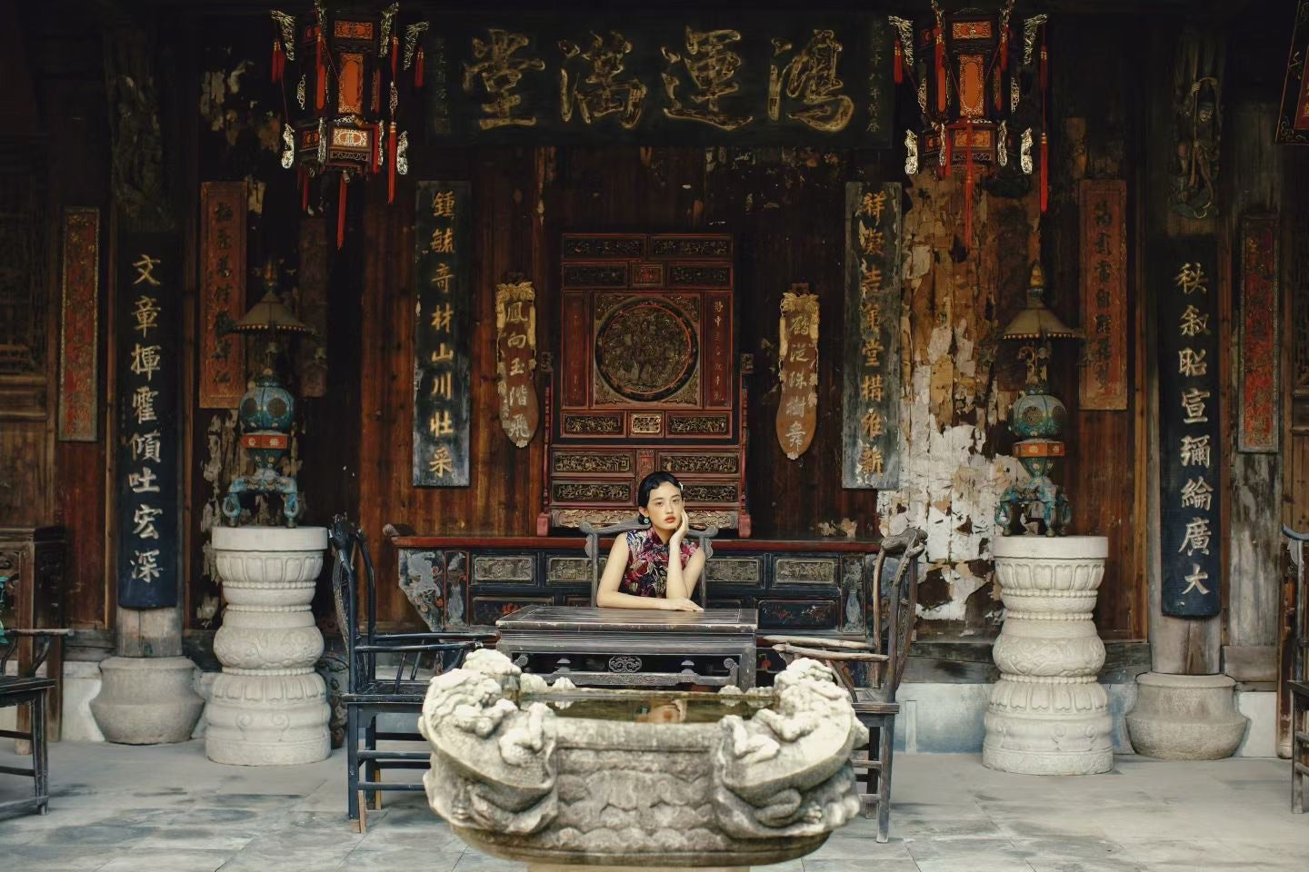 60年代 - 上世纪六十年代南洋风热带植物丝绒印花古董港式旗袍 | 1960s - An Antique Hong Kong-style Cheongsam from the 1960s, Featuring a Southeast Asian-inspired Tropical Plant Velvet Print