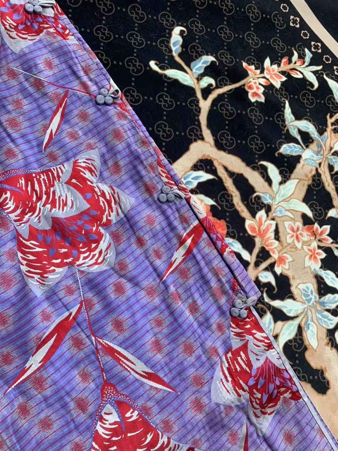 30年代 - 完颜立童记的同款民国三十年代Art Deco羊羔毛衬里古董曳地旗袍 / 1930s - Wanyan Litongji's matching/same style antique floor-length Qipao gown from the 1930s Republic of China era, featuring an Art Deco design and a lambswool lining