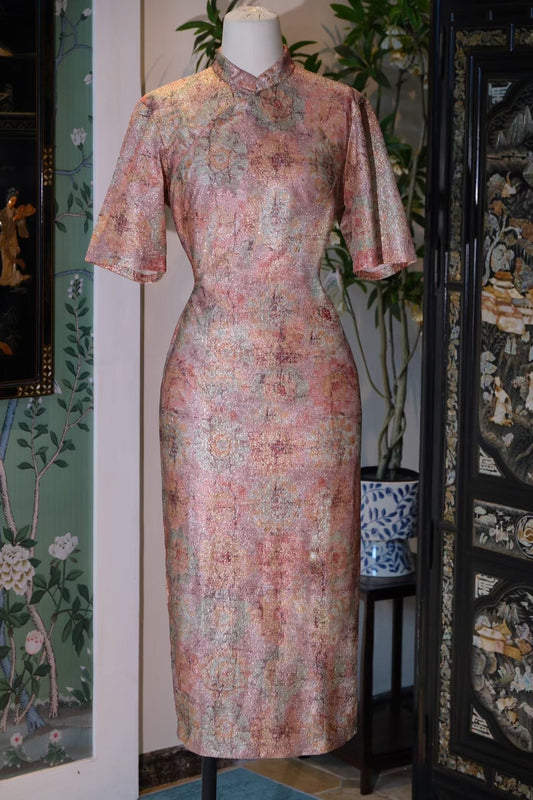 60年代 - 「飞天幻色」：六十年代敦煌壁画裂纹织银古董港式旗袍 / 1960s - "Flying Apsaras Illusion": A 1960s Vintage Hong Kong Qipao with Lurex-Woven Dunhuang Fresco Fissure Texture