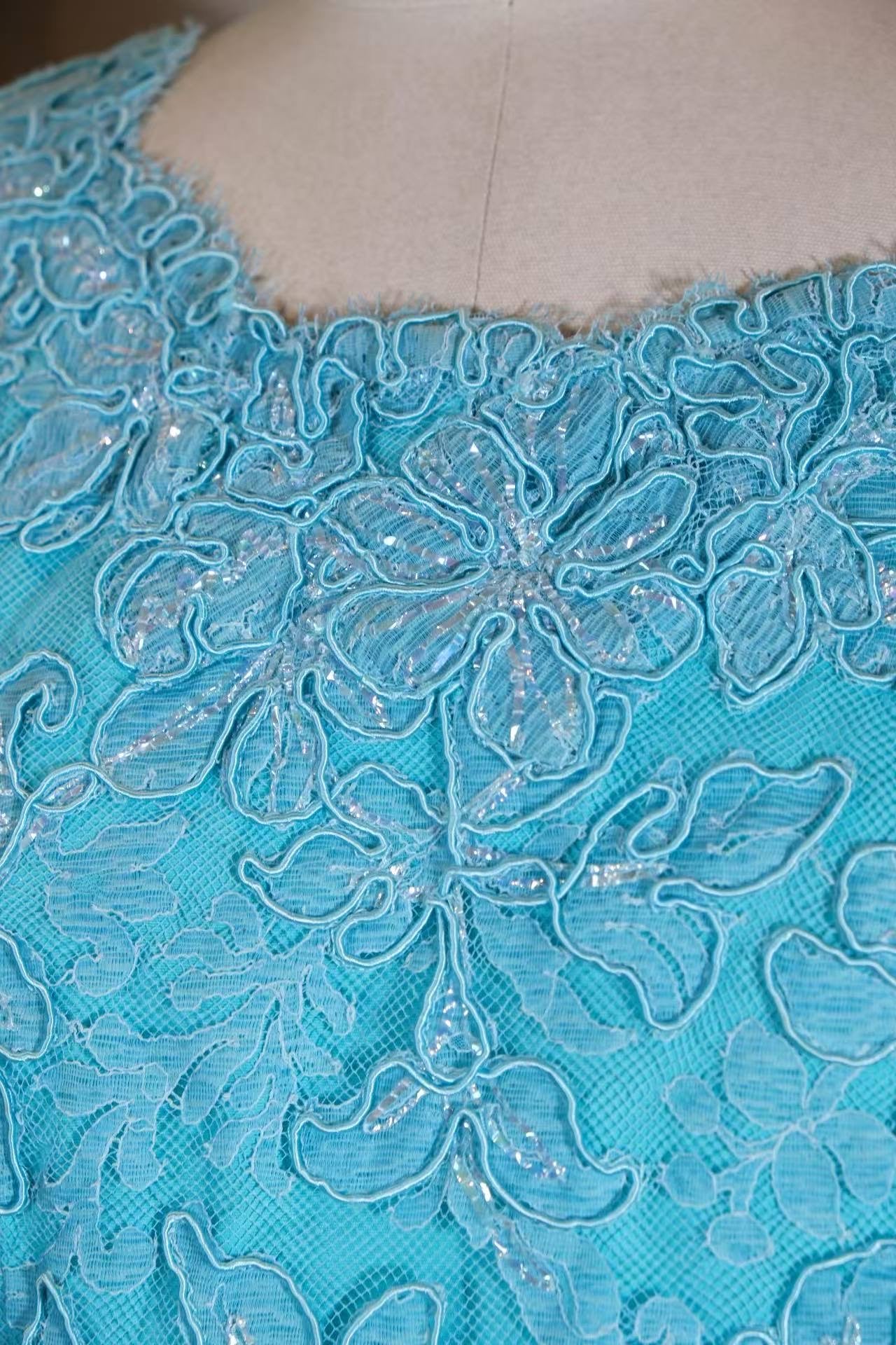 Vintage钉珠礼服 - 海上花列传：六十年代香港织金钉珠古董裙 | Vintage Beaded Dress - Flowers of the Haunted Sea: 1960s Hong Kong Vintage Gowns with Gold Brocade and Hand-Beading