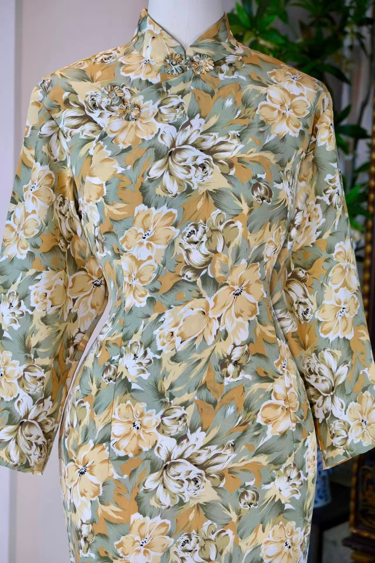 60年代 - 翠叠芳华：六十年代台湾印花绸旗袍 | 1960s - Verdant Elegance: 1960s Taiwanese Printed Silk Qipao