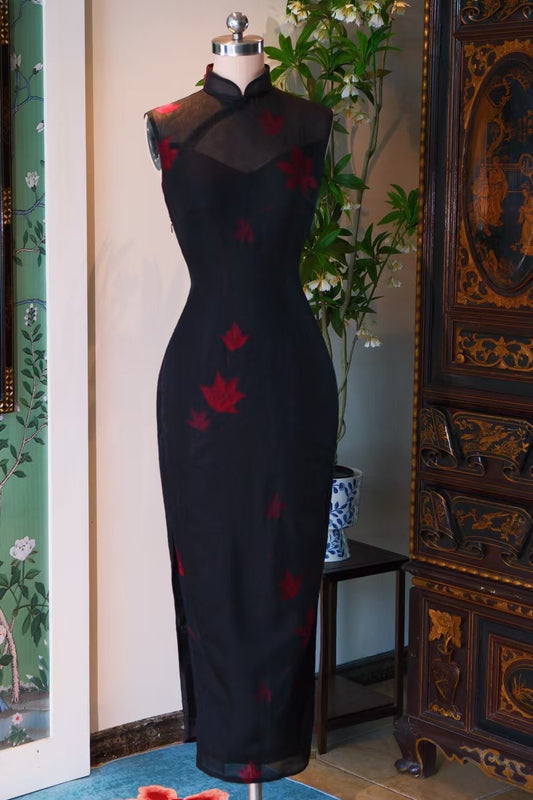 客定结缘 - 烟罗曳枫：红枫疏影透视无袖旗袍 | Customized Design- Crimson Trace: Black Qipao with Ruby Maple Appliqué and Illusion Netting