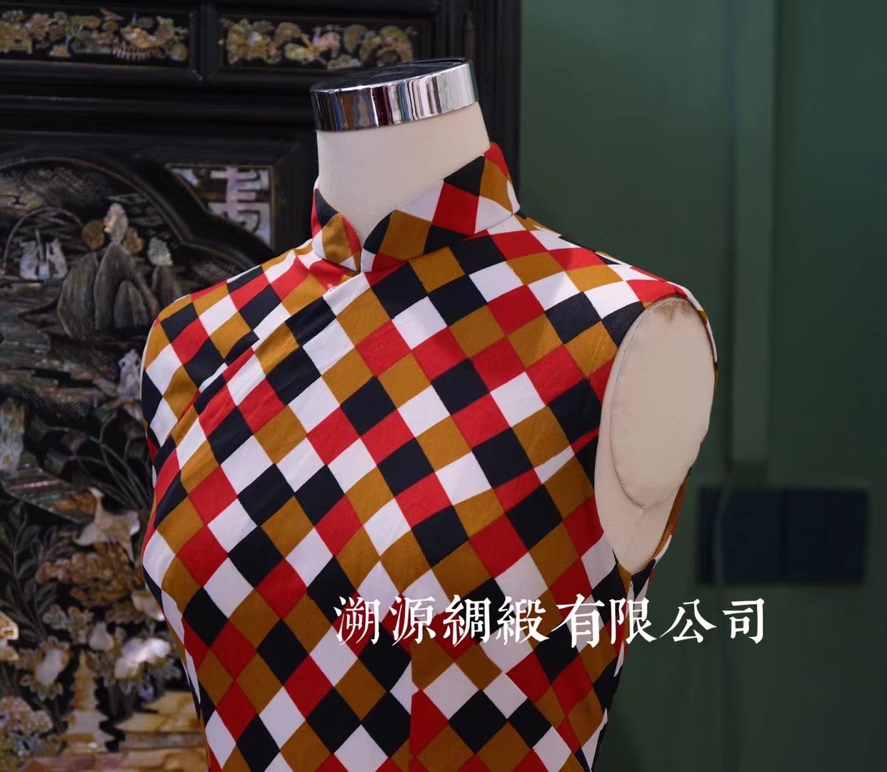 60年代 -【Vintage 1960s 欧普视错觉·摩登棋盘格】几何风潮古董港式旗袍 | 1960s - 【Vintage 1960s Op Art Illusion · Modern Checkerboard】Geometric Chic Antique Hong Kong Qipao