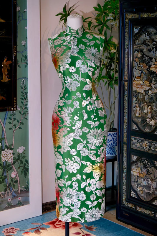 60年代 - 碧潭流光・银白菊花烧花丝绒晕染・《赎罪》美学古董港式旗袍 / 1960s - Jade Pond Shimmer: Silver Chrysanthemum Burnout Velvet Ombré Vintage Hong Kong Qipao