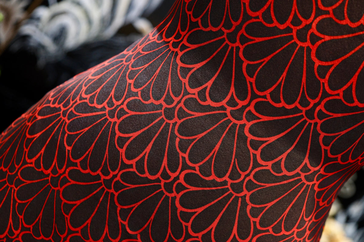 黑朱扇映 · 扇饰半菊真丝面料 | Crimson Fan Scale - Red Chrysanthemum Fan Silk Fabric