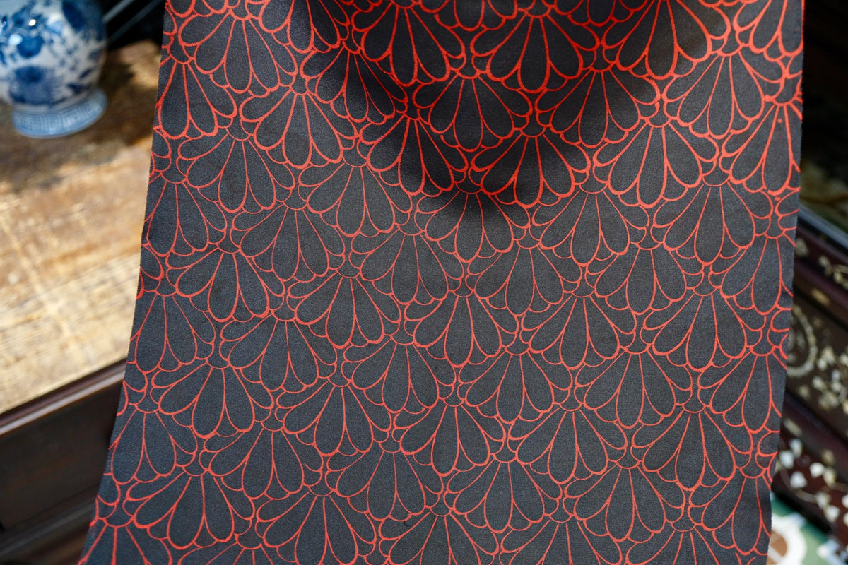 黑朱扇映 · 扇饰半菊真丝面料 | Crimson Fan Scale - Red Chrysanthemum Fan Silk Fabric
