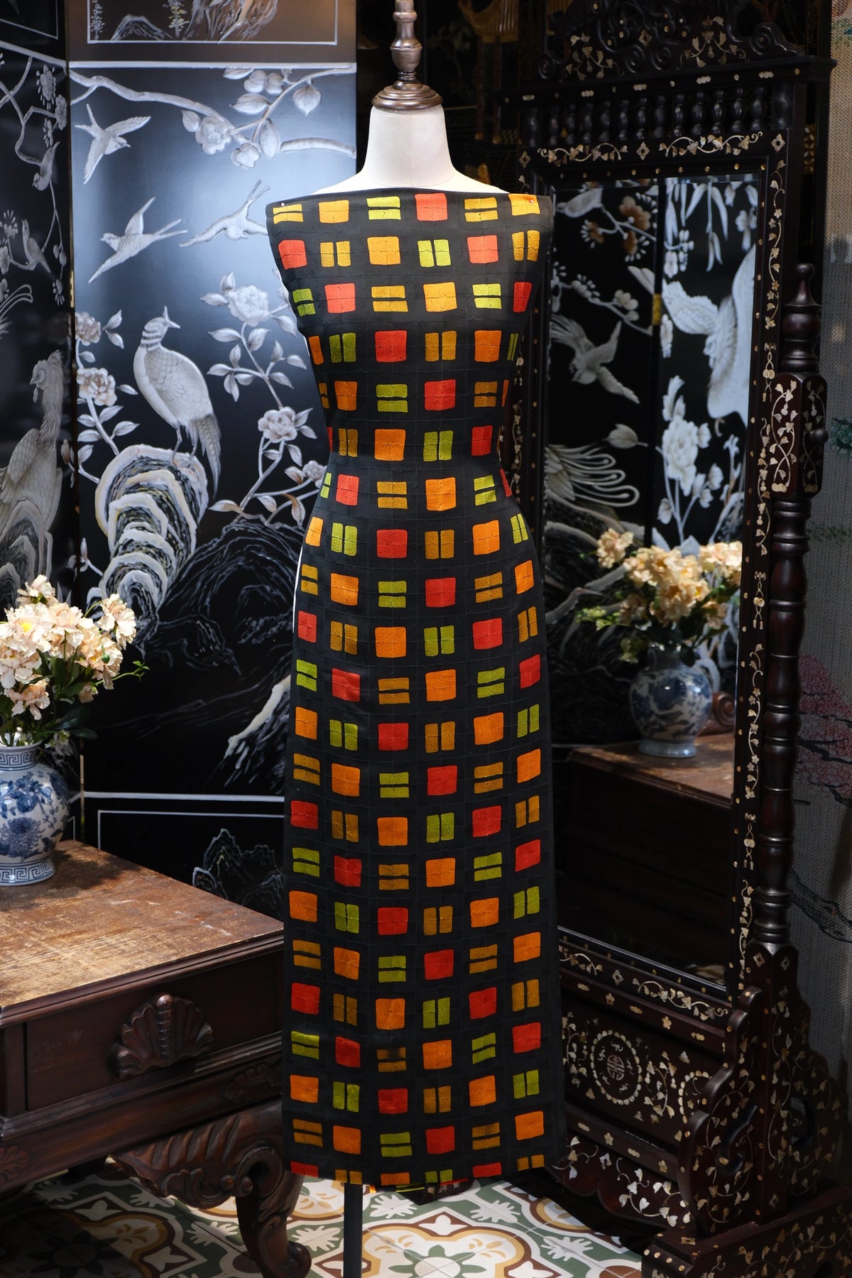 黑金方格 · 彩块棋盘真丝面料 | Mosaic Square - Geometric Checkerboard Silk Fabric