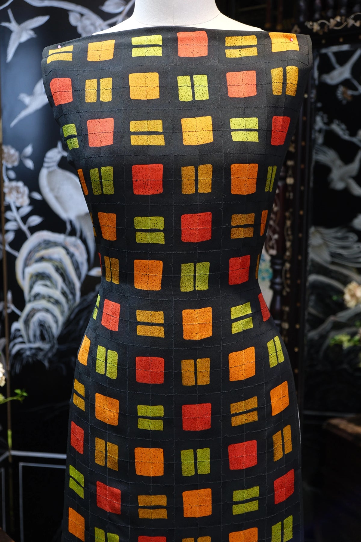 黑金方格 · 彩块棋盘真丝面料 | Mosaic Square - Geometric Checkerboard Silk Fabric