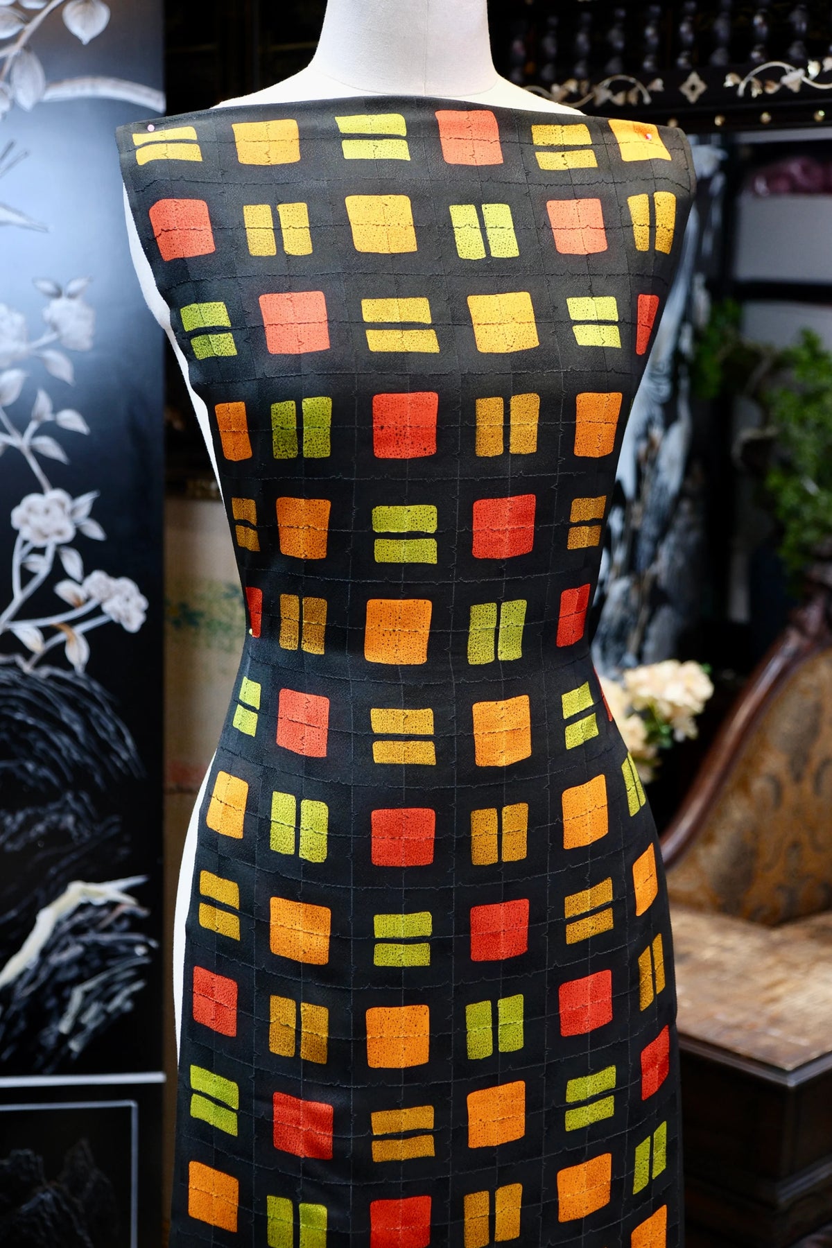 黑金方格 · 彩块棋盘真丝面料 | Mosaic Square - Geometric Checkerboard Silk Fabric