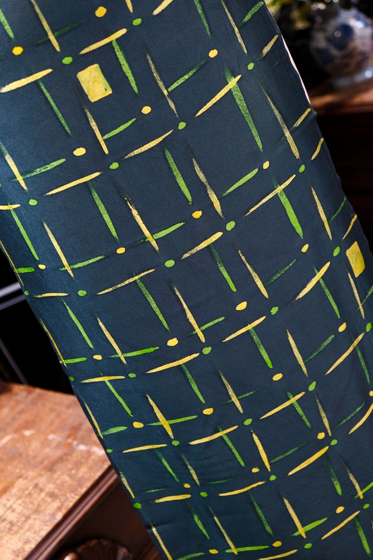 墨绿星格 · 几何笔触真丝面料 | Verdant Lattice - Brushstroke Grid Silk Fabric