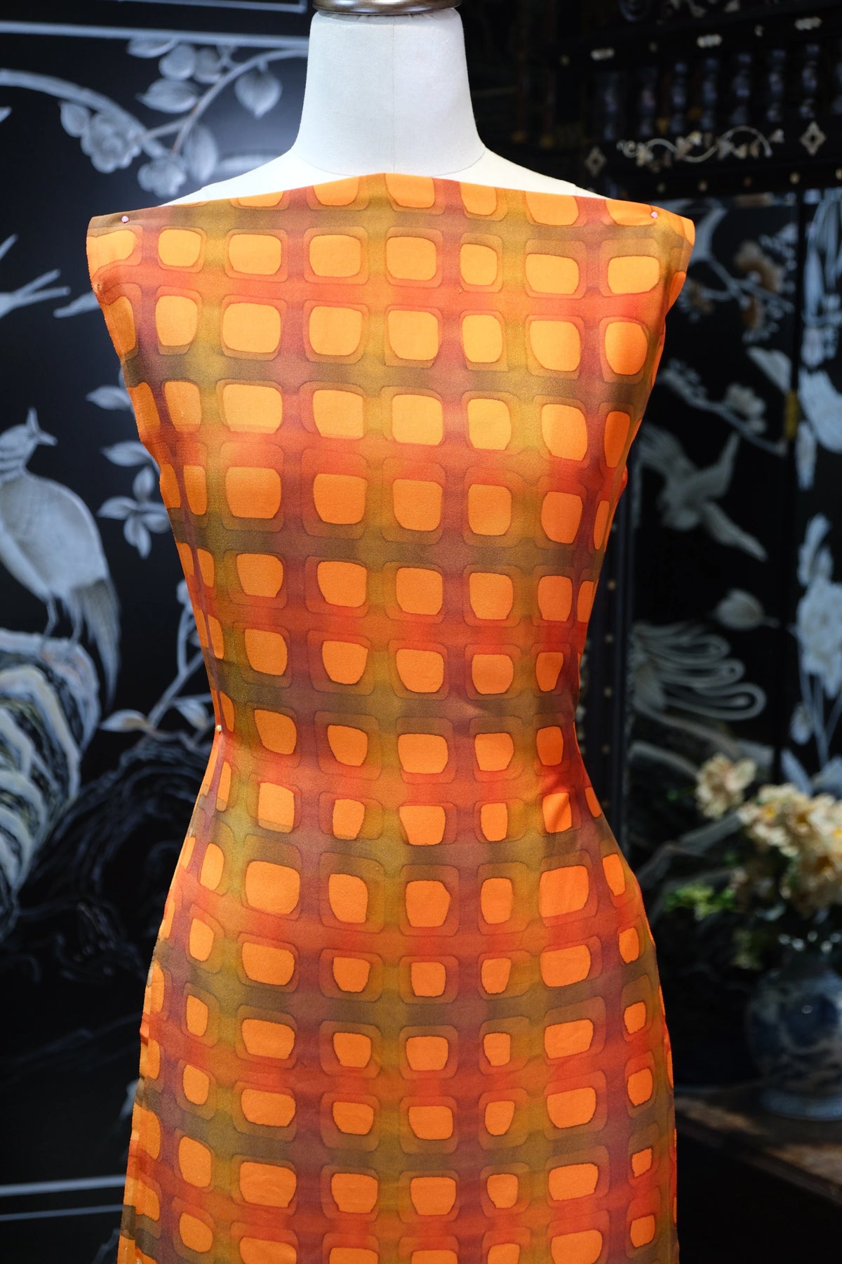 金阳网格 · 晕染几何真丝面料| Solar Grid - Gradient Geometric Silk Fabric