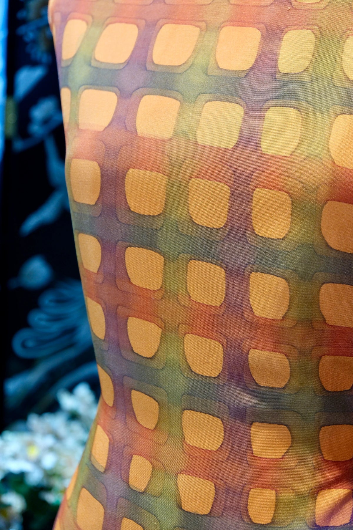 金阳网格 · 晕染几何真丝面料| Solar Grid - Gradient Geometric Silk Fabric