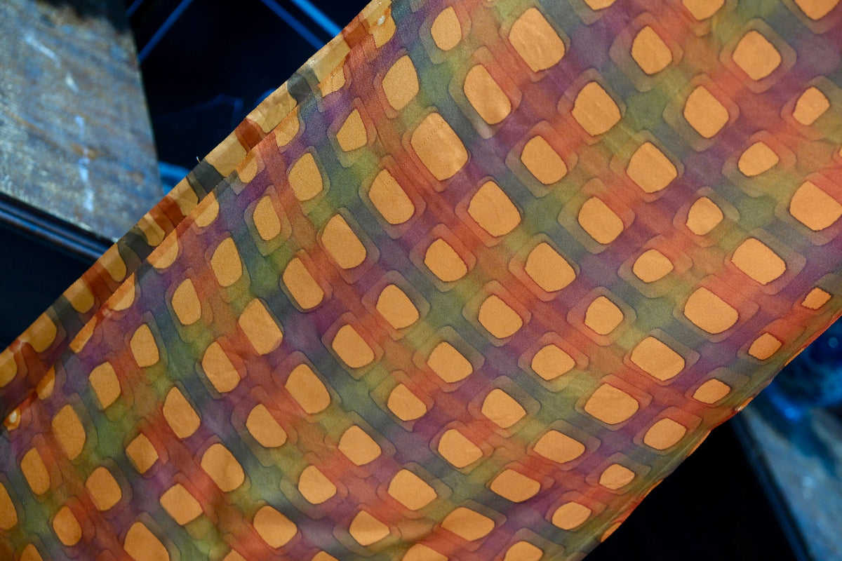 金阳网格 · 晕染几何真丝面料| Solar Grid - Gradient Geometric Silk Fabric