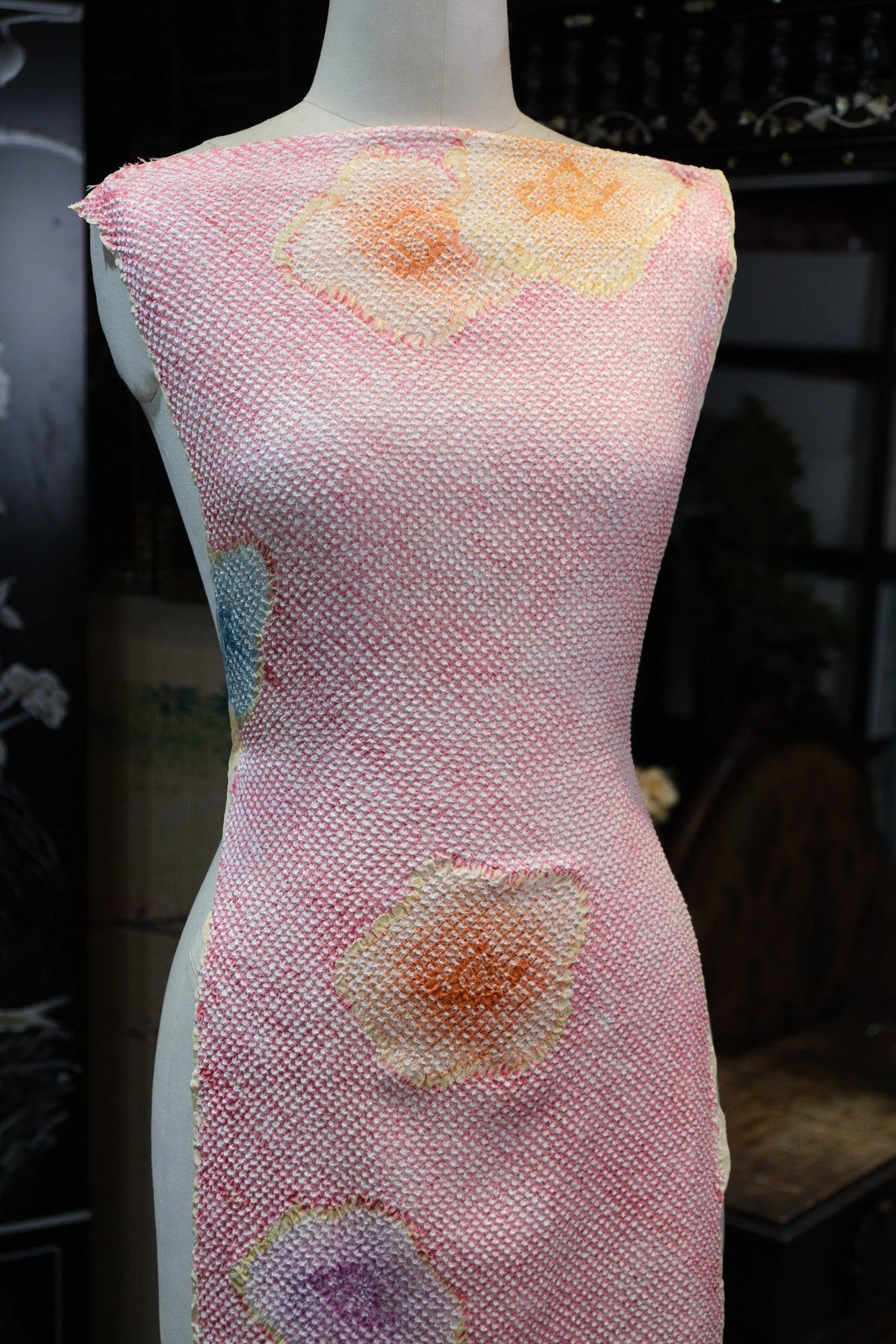 绯樱烂漫 · 绞缬真丝面料 | Blossom Glow - Shibori Textured Silk Fabric
