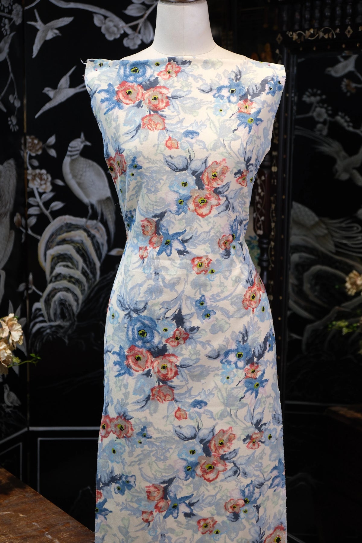 幽蓝绯影 · 水彩印花真丝面料 | Azure Mist - Watercolor Floral Silk Fabric