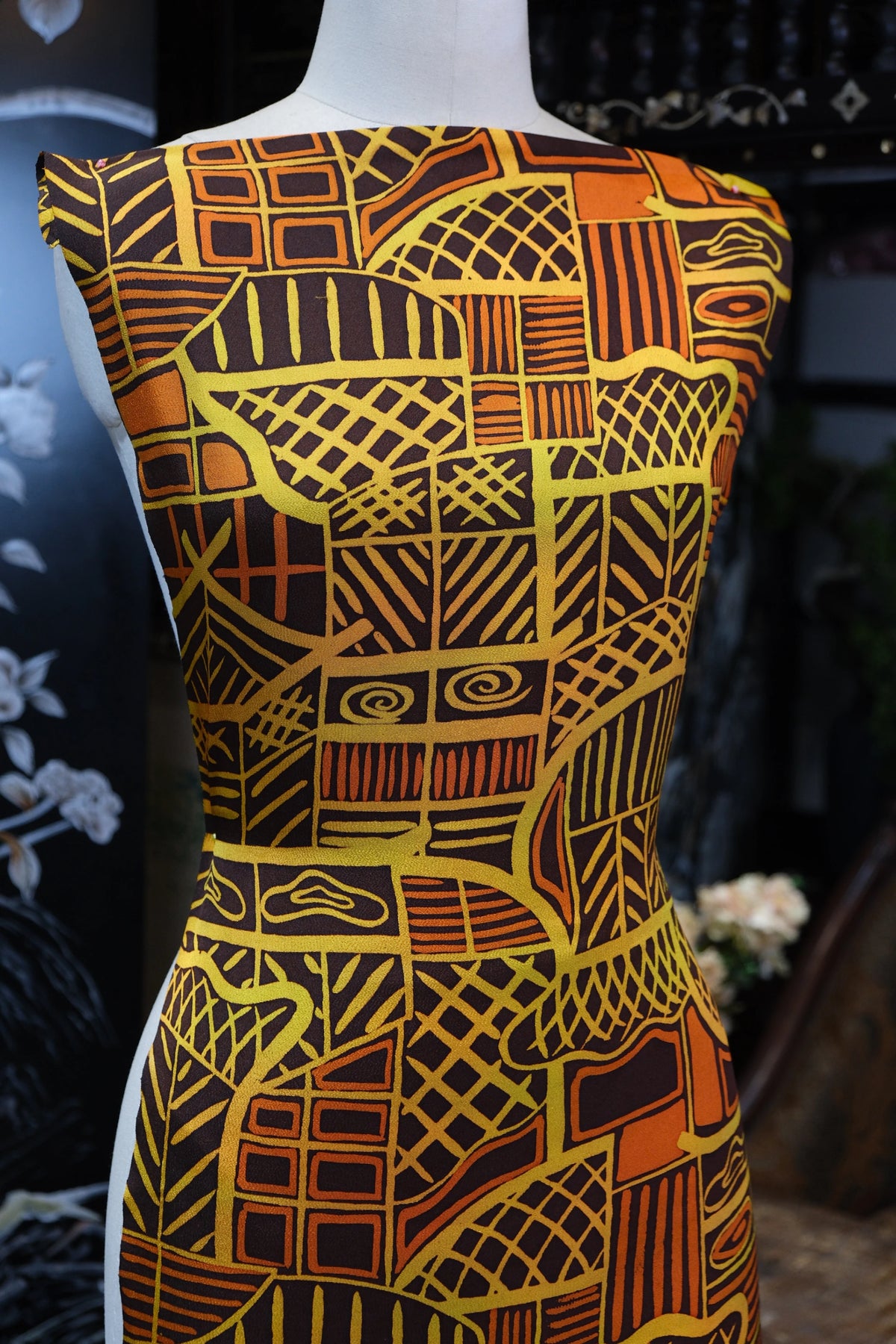 黑金图腾 · 几何错位真丝面料 | Golden Totem - Geometric Tribal Silk Fabric