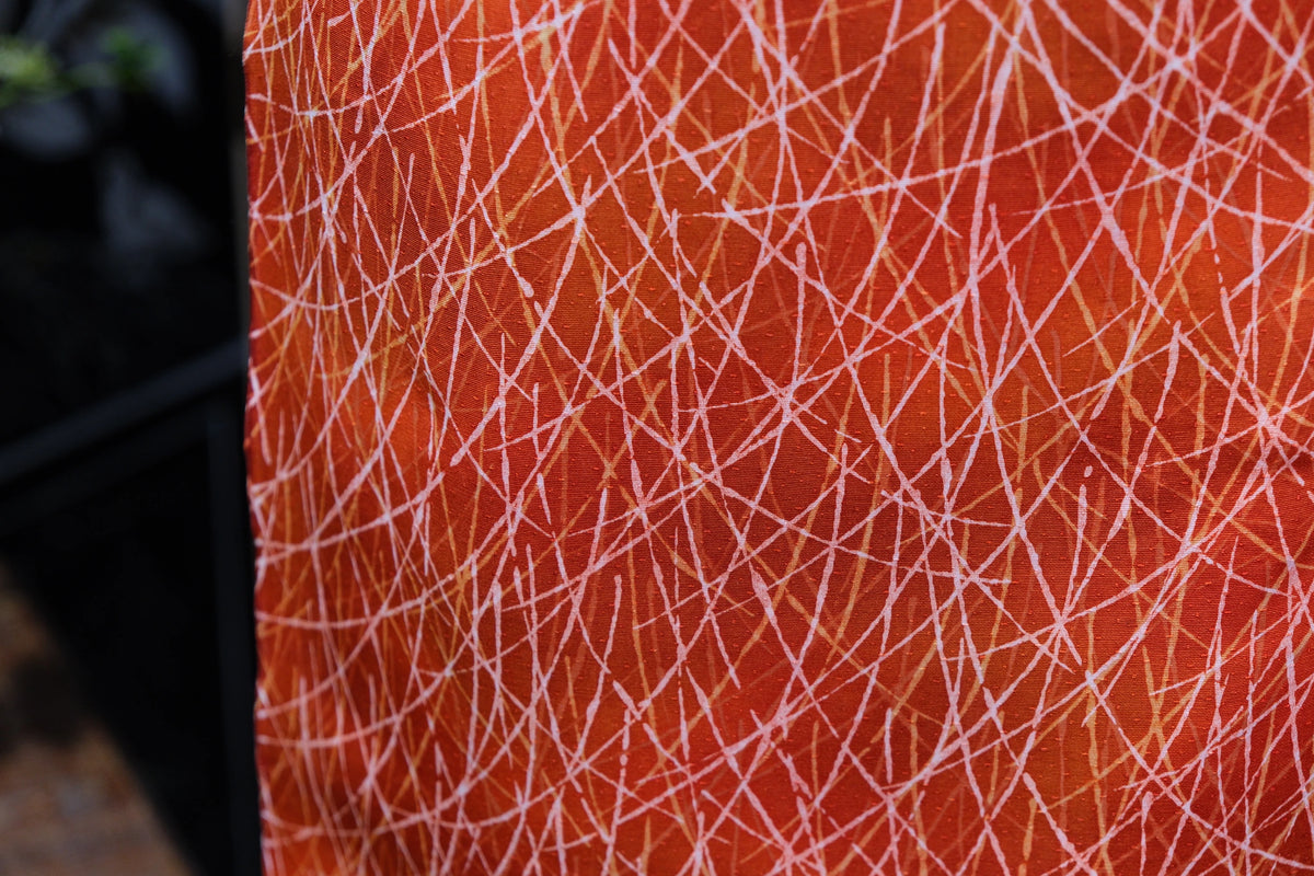 丹枫交织 · 错落流线真丝面料 | Autumn Trajectory - Intersecting Line Silk Fabric