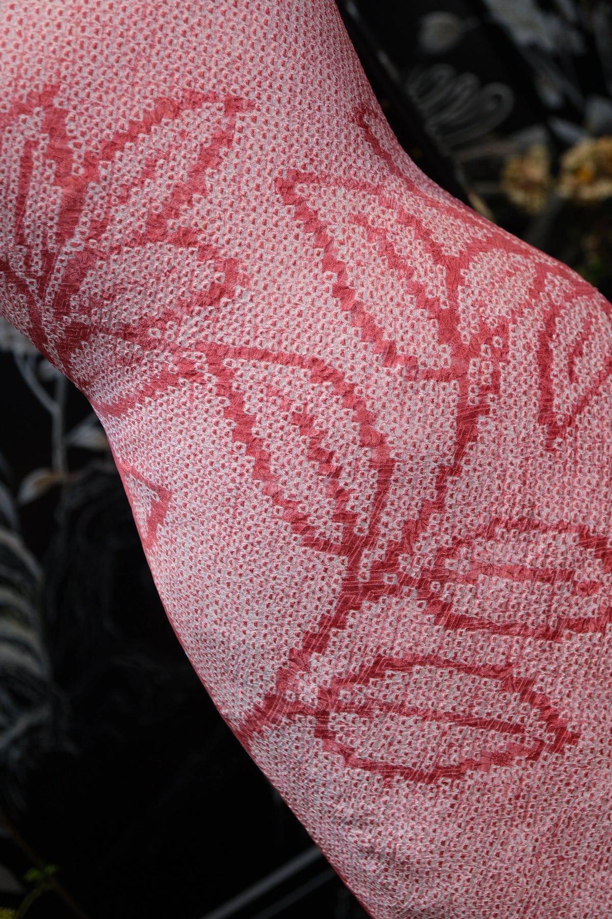 绯樱烂漫 · 颗粒花影真丝面料 | Blushing Sakura - Textured Granular Silk Fabric