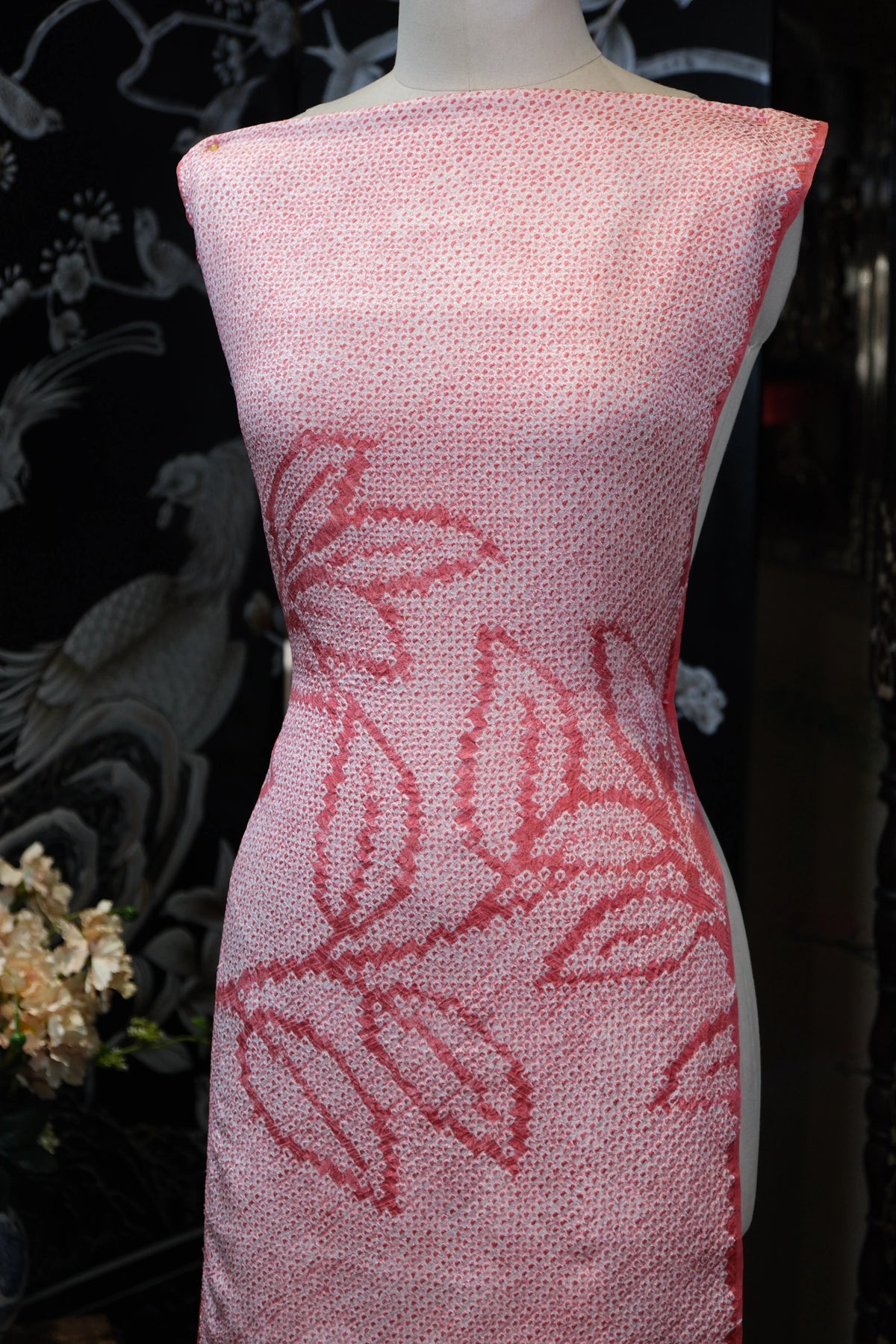 绯樱烂漫 · 颗粒花影真丝面料 | Blushing Sakura - Textured Granular Silk Fabric