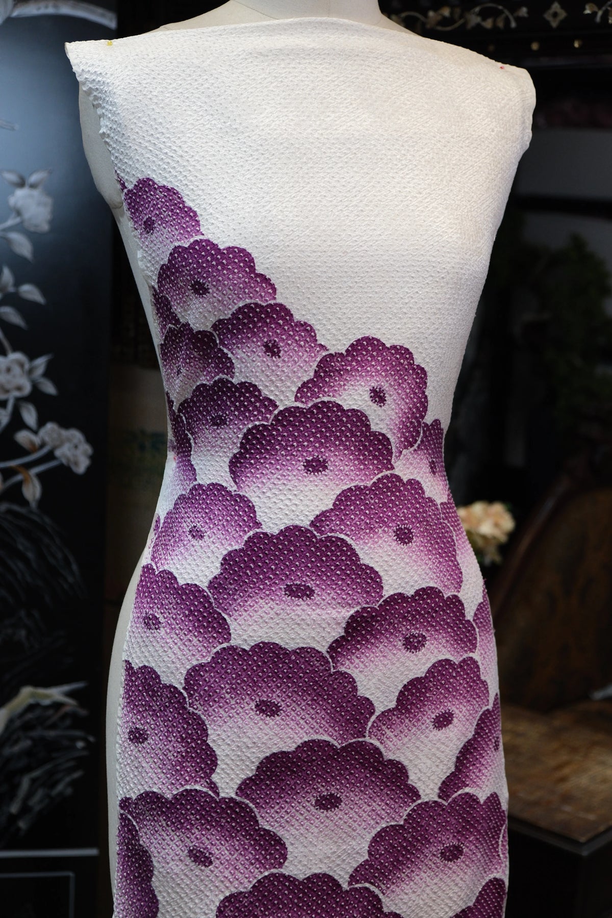 紫云山茶 · 颗粒渐变真丝面料 | Amethyst Blossom - Granular Gradient Silk Fabric