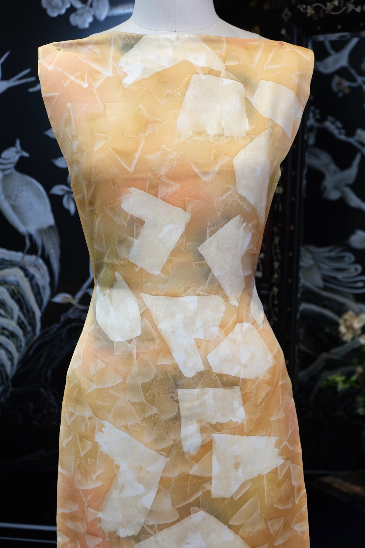 琥珀拼贴 · 几何晕染真丝面料 | Amber Collage - Geometric Splash Silk Fabric
