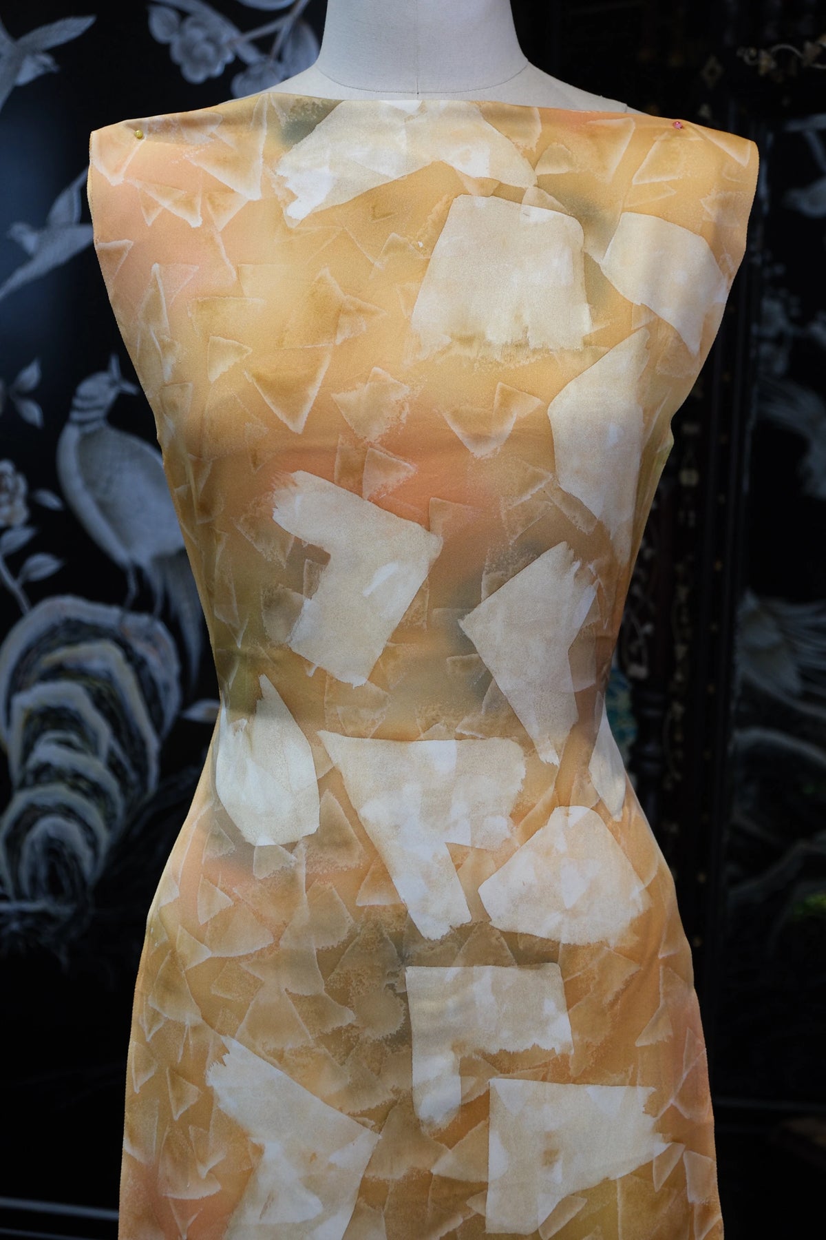 琥珀拼贴 · 几何晕染真丝面料 | Amber Collage - Geometric Splash Silk Fabric
