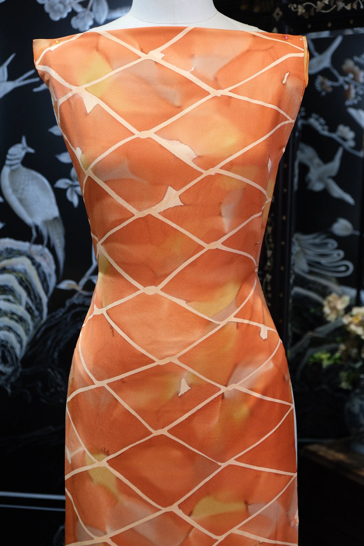 琥珀网格 · 几何晕染真丝面料 | Amber Net - Geometric Splash Silk Fabric