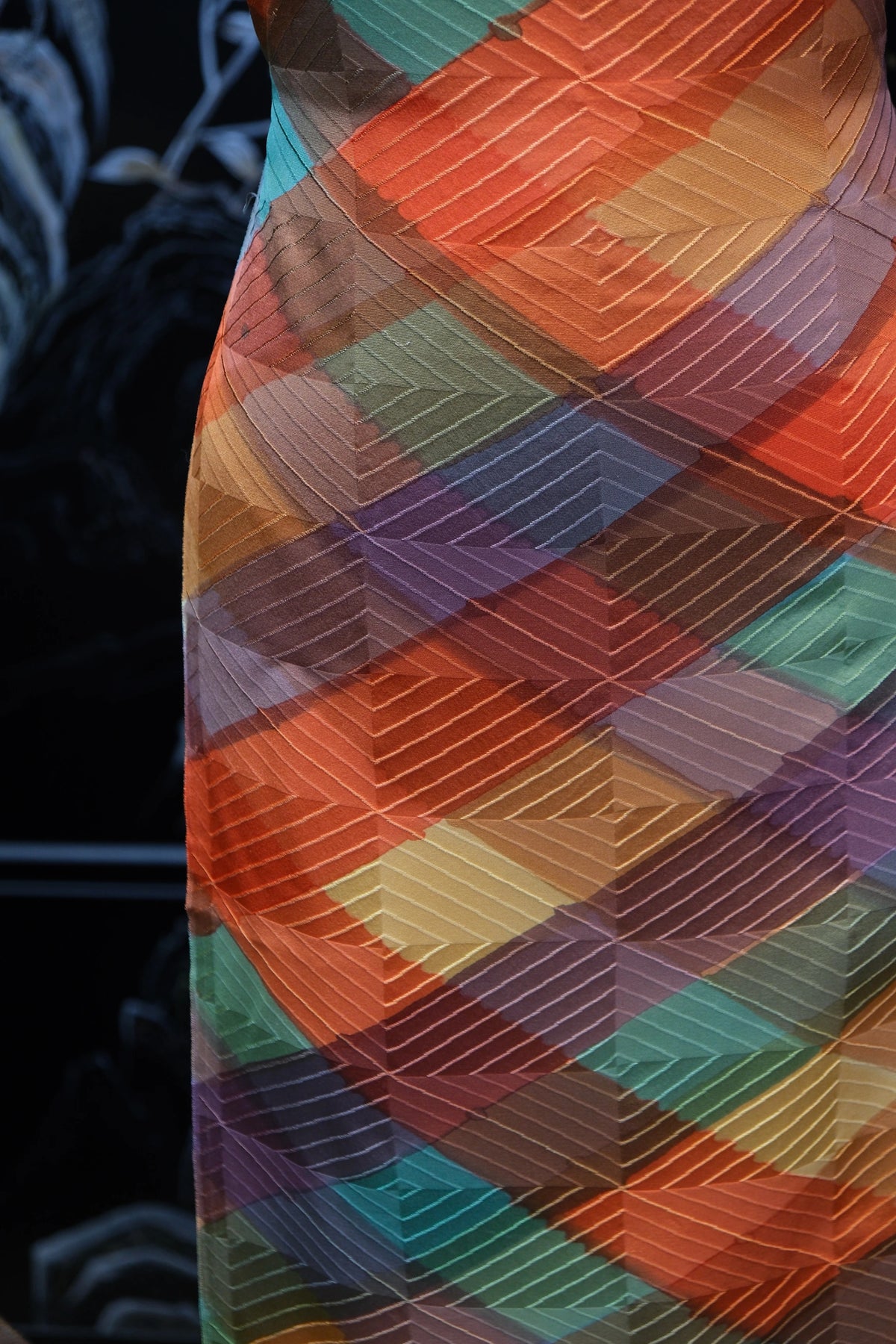 绚彩方阵 · 立体几何真丝面料 | Spectrum Mosaic - 3D Geometric Silk Fabric