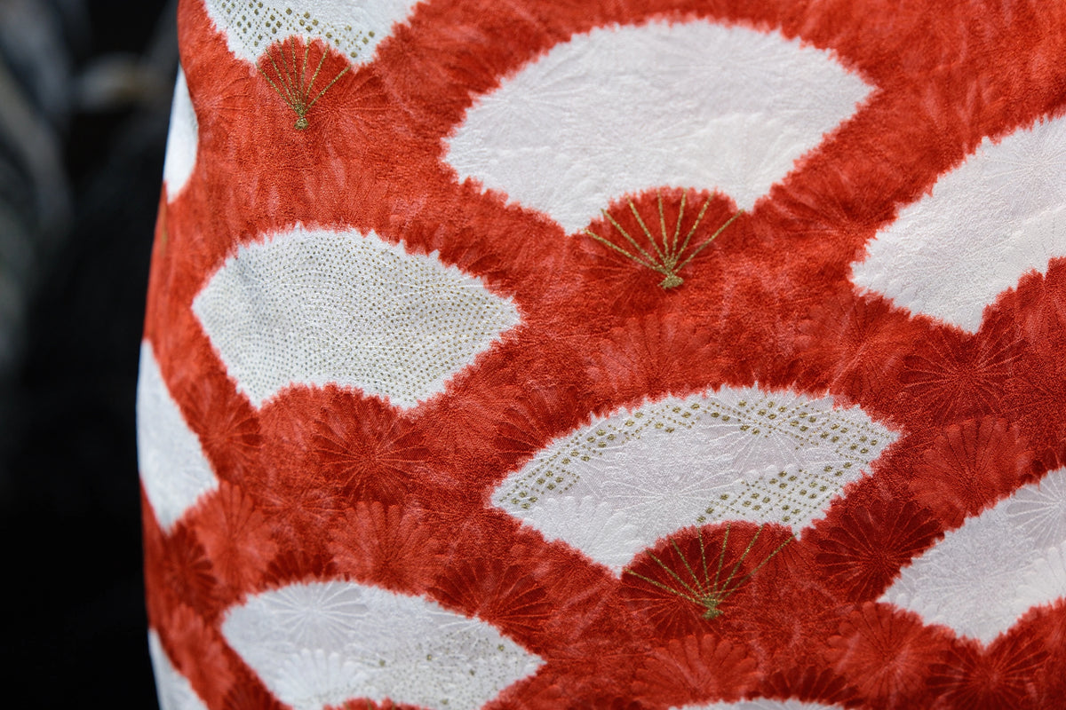 赤霞扇映 · 叠扇真丝面料 | Scarlet Fan - Layered Fan Silk Fabric