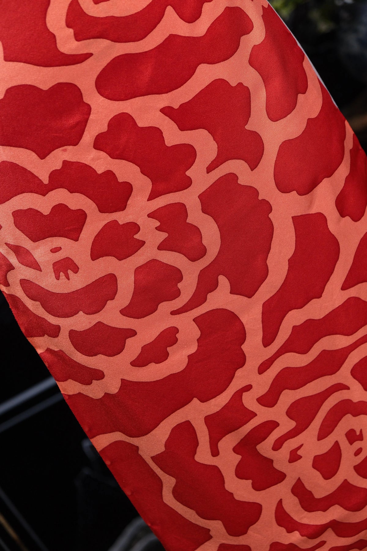 朱红牡丹 · 剪花真丝面料 | Scarlet Peony - Burnt-Out Silk Fabric