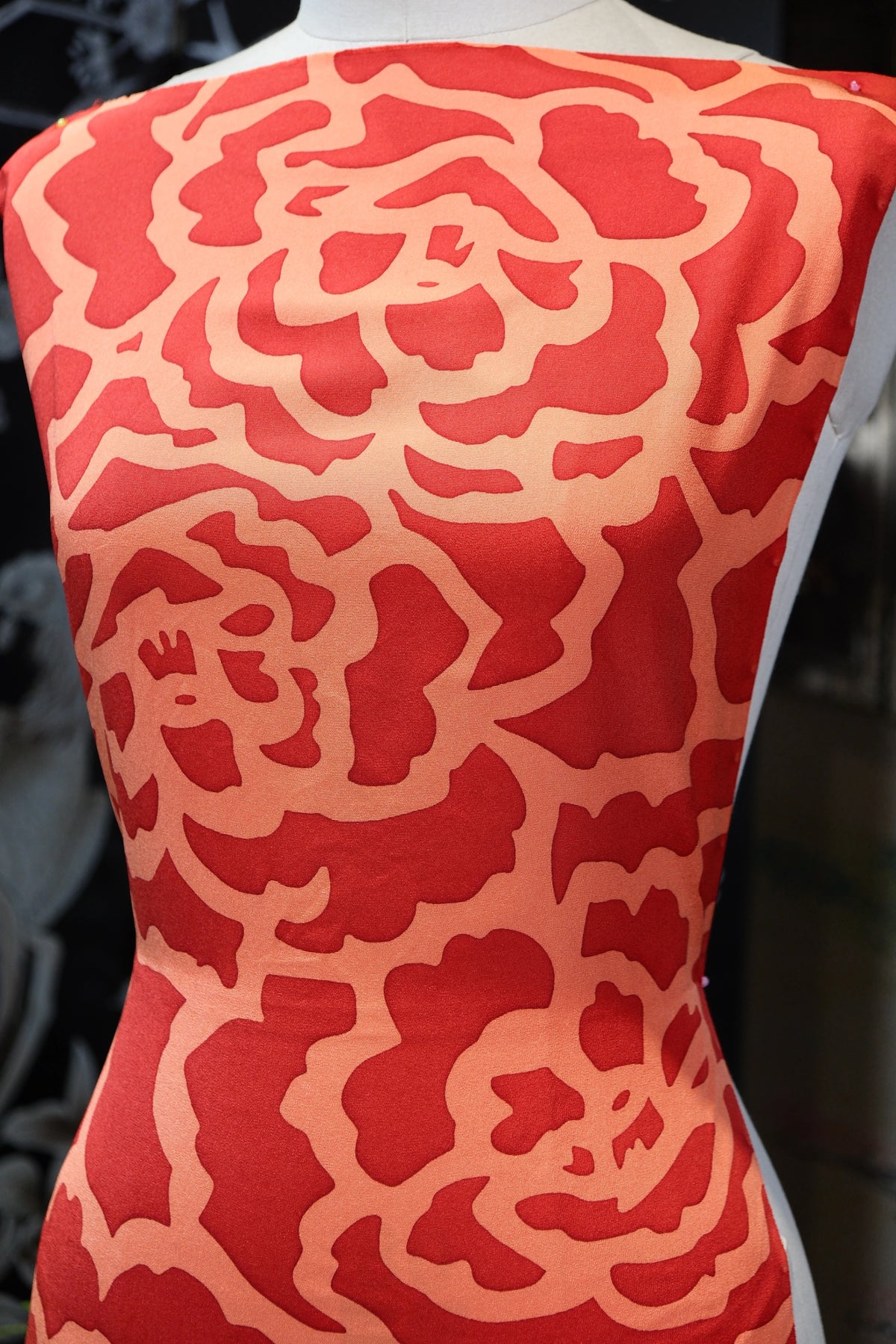 朱红牡丹 · 剪花真丝面料 | Scarlet Peony - Burnt-Out Silk Fabric