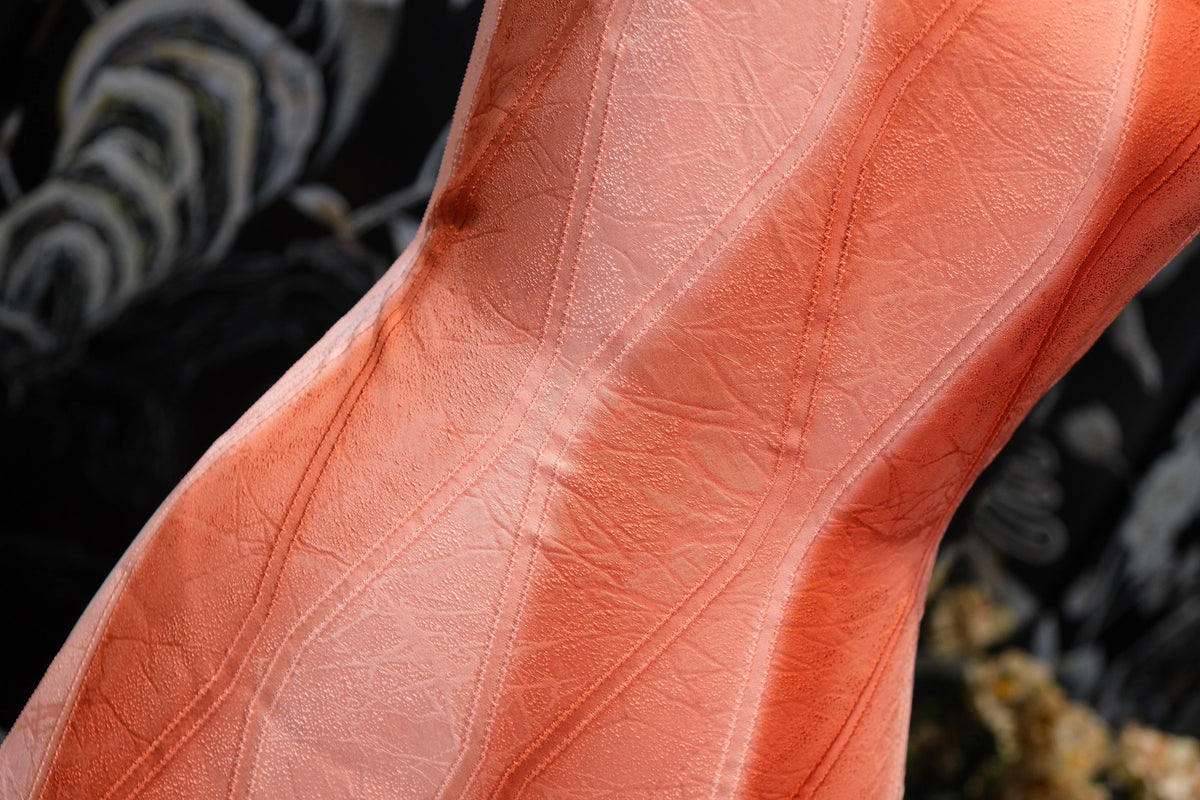 琥珀流波 · 浮雕曲线真丝面料 | Amber Wave - Embossed Curved Silk Fabric