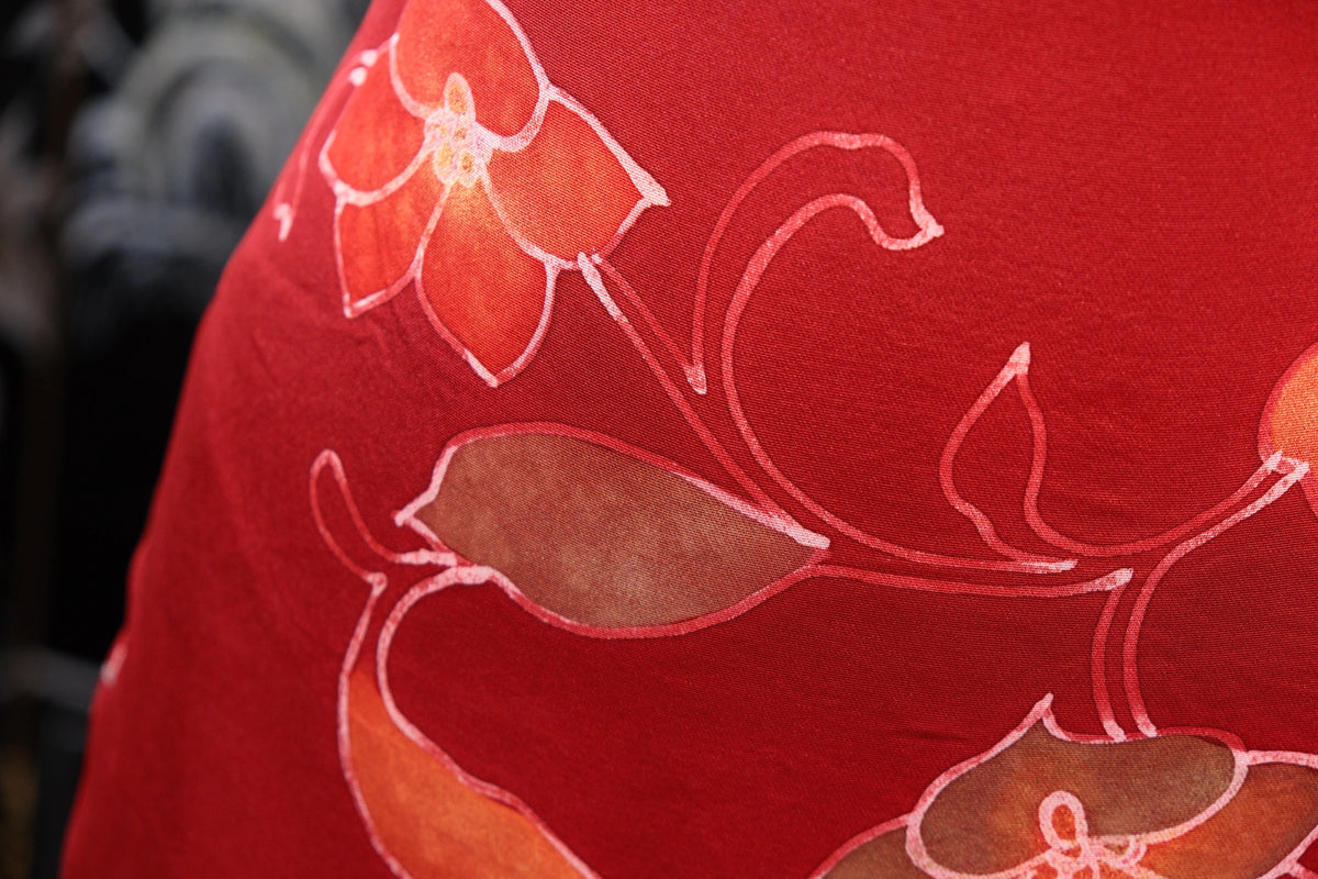 朱红漫枝 · 渲染花影真丝面料 | Scarlet Branch - Gradient Floral Silk Fabric