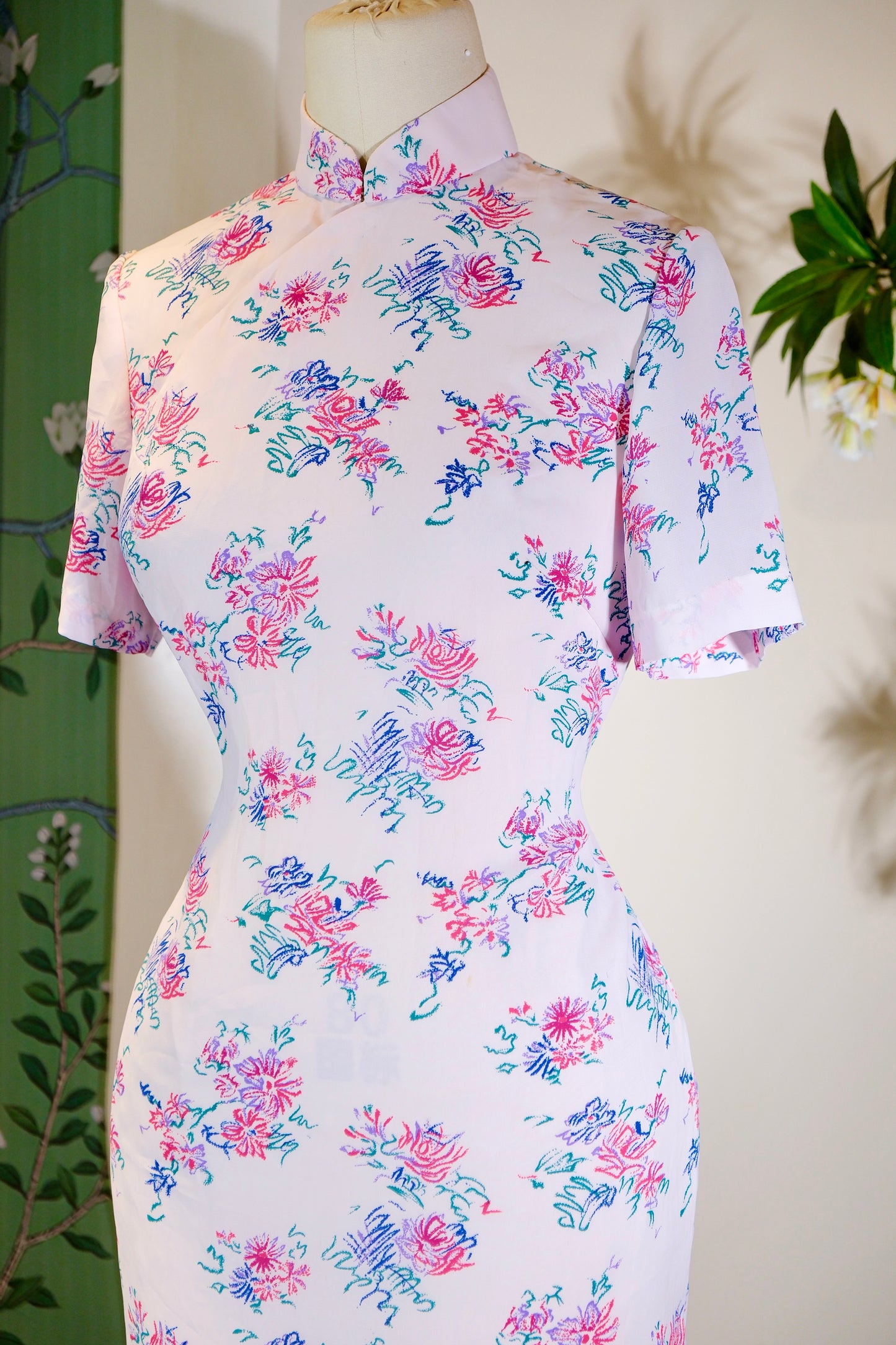 60年代 - 六十年代水墨写意台湾产古董旗袍 | 1960s - A 1960s Taiwan Antique Qipao in Ink-Wash Freehand Style