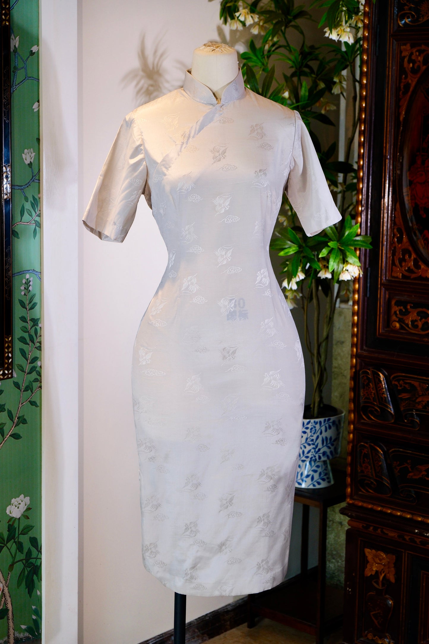 60年代 - 香江遗珍：六十年代祥云凤凰提花古董旗袍 | 1960s - Relic of old Hong Kong: A 1960s Antique Qipao in Auspicious Cloud and Phoenix Jacquard