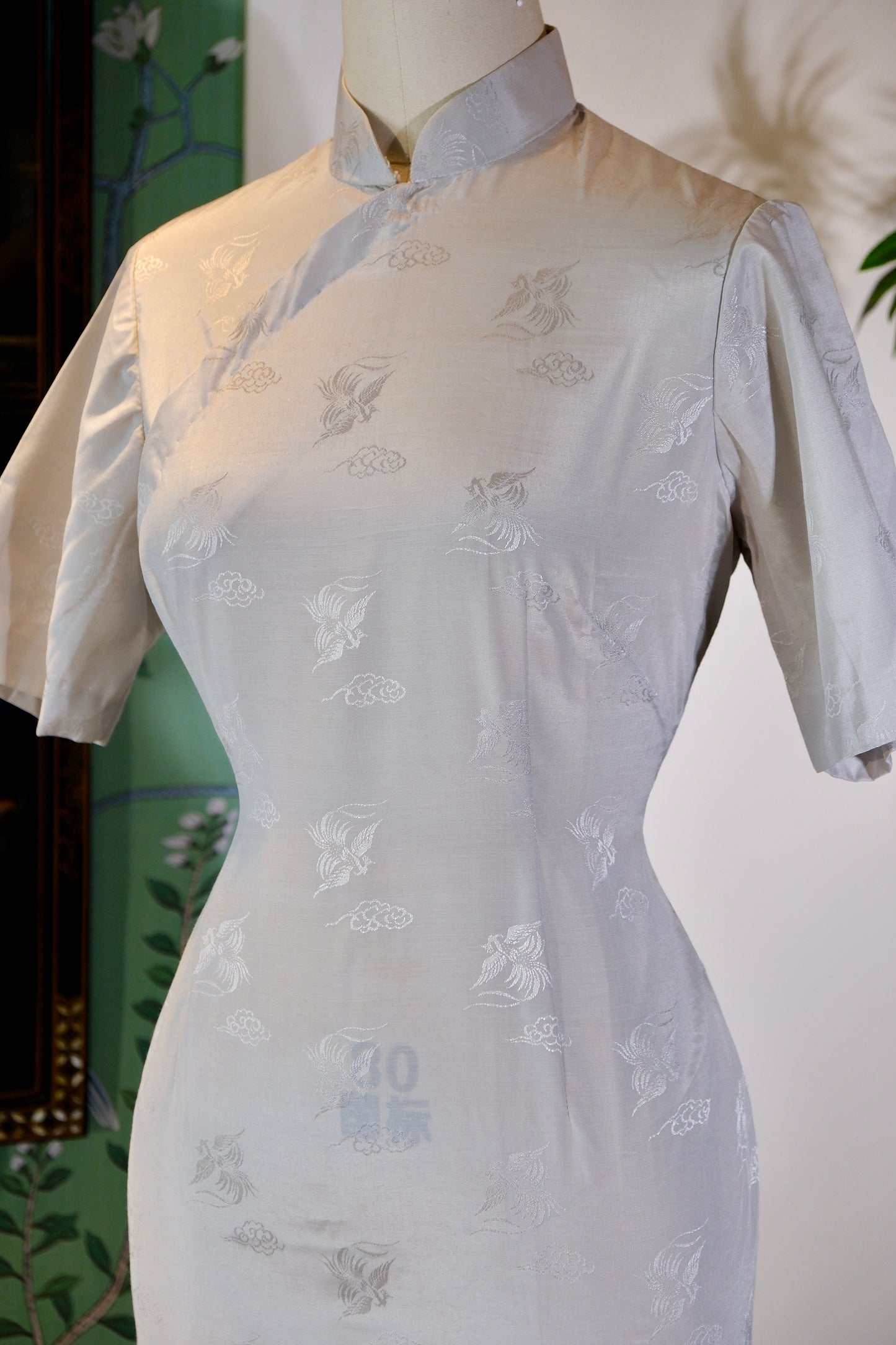 60年代 - 香江遗珍：六十年代祥云凤凰提花古董旗袍 | 1960s - Relic of old Hong Kong: A 1960s Antique Qipao in Auspicious Cloud and Phoenix Jacquard