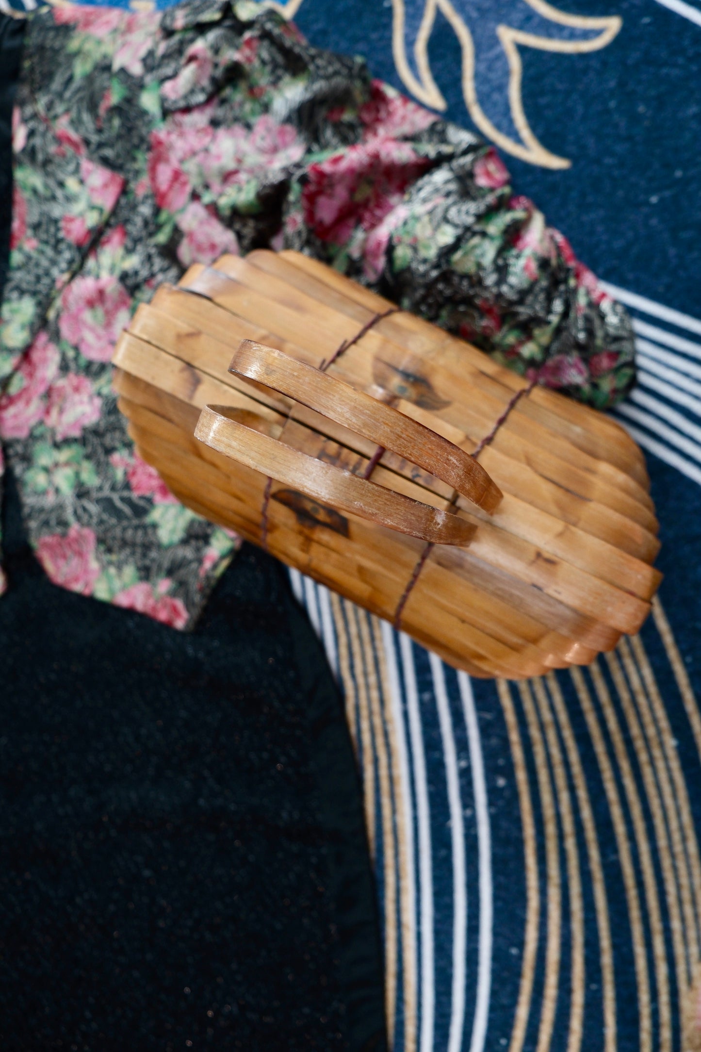 民国Art Deco竹编包：竹骨生花，时光里的几何诗篇 | Republic Era Art Deco Bamboo Bag: Blossoms on Bamboo Ribs, a Geometric Poem in Time