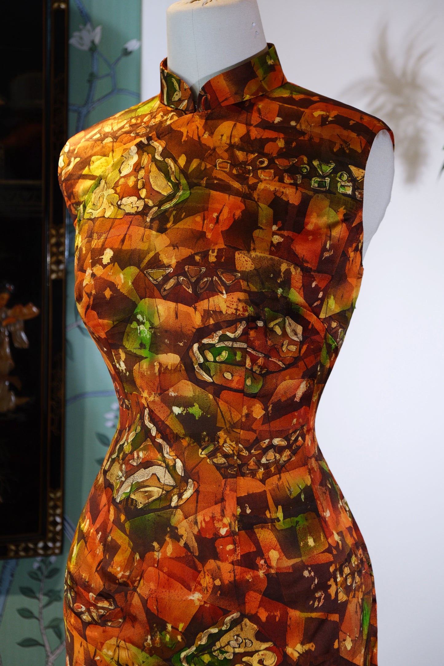 客定结缘 - 深圳溯源有限公司 × 中古正绢旗袍·客定臻品 | Customized Design - Suyuan Co., Ltd. × Vintage Silk Qipao: A Bespoke Masterpiece