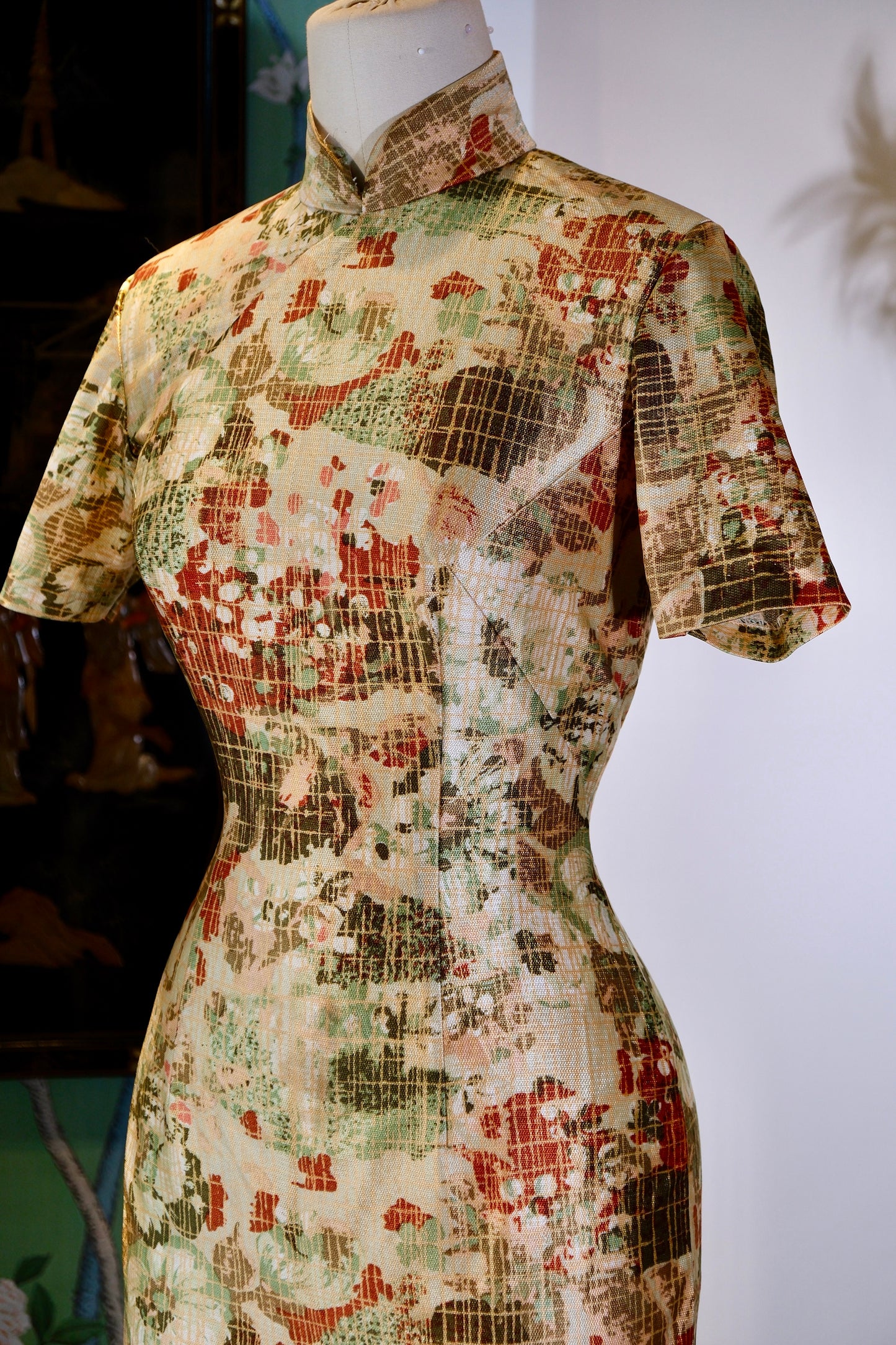 60年代 - 六十年代印花肌理几何抽象台湾产古董旗袍 | 1960s - A 1960s Taiwanese Antique Qipao in Geometric Abstract Textured Print