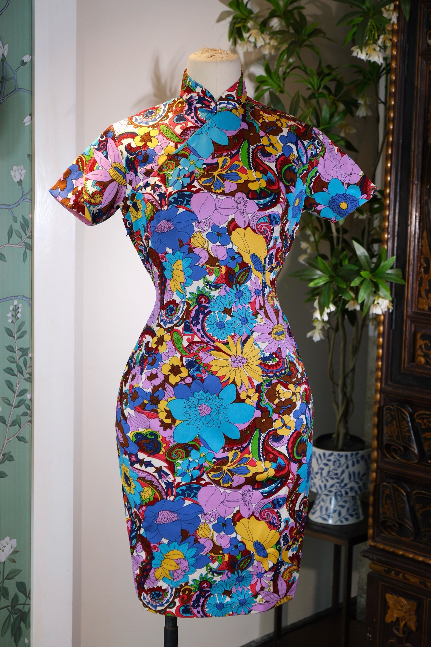 50年代 - 繁花入梦：万象时装的童趣诗篇 | 1950s - Blooms Entering a Dream: A Childlike Poetic Chapter of Wann Shaing Fashion