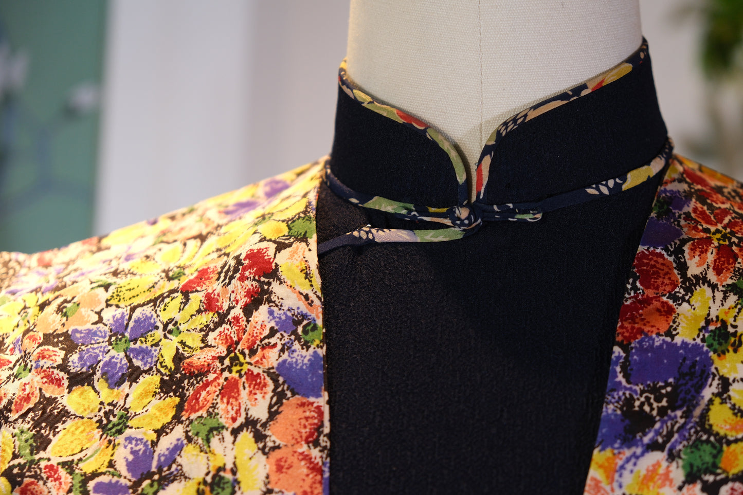 40年代 - 民国风华·墨底繁花旗袍套装_HL | 1940s - The Grace of the Republic: A 1940s Floral-on-Ink Qipao Suit Set_HL