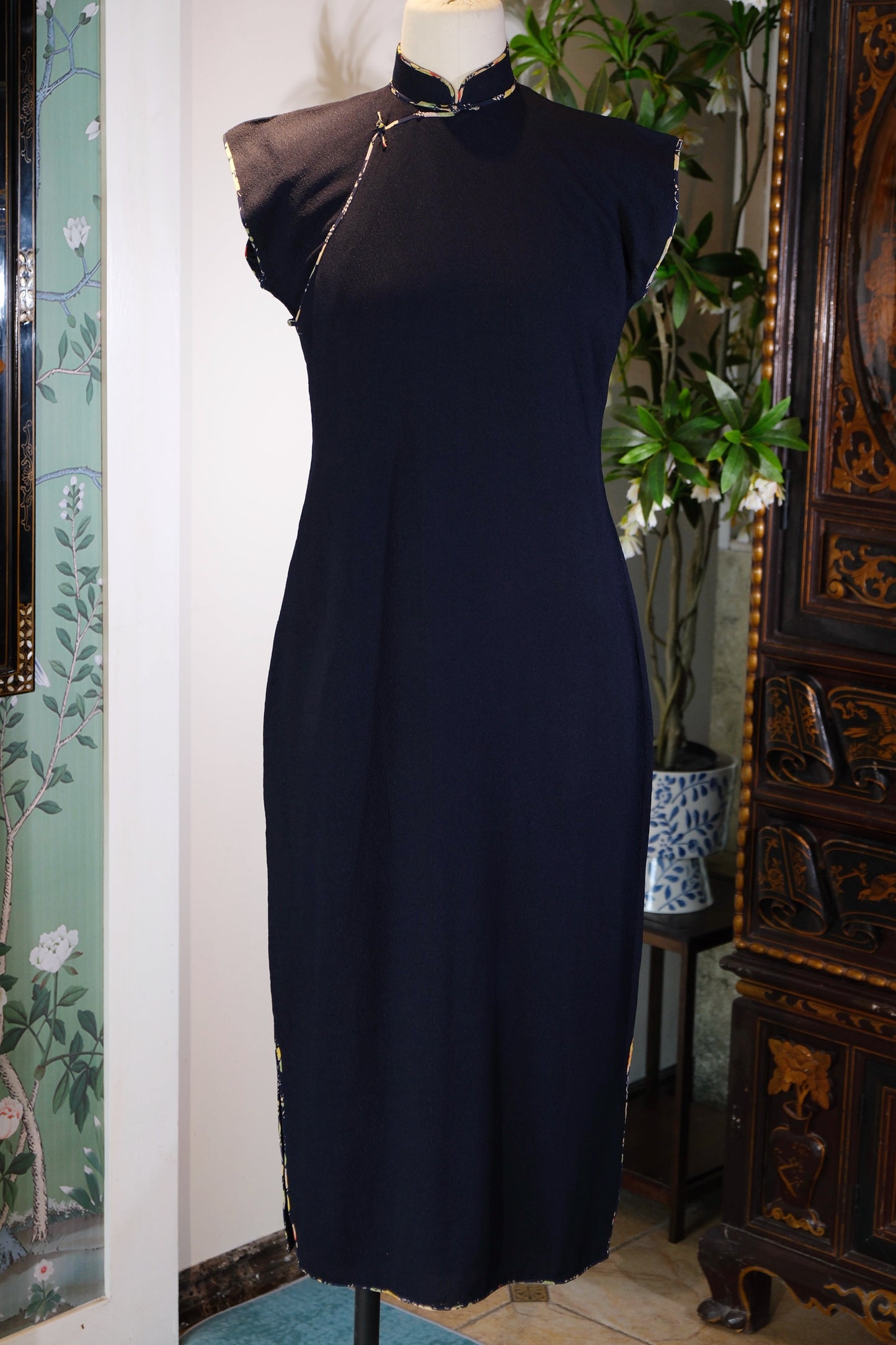 40年代 - 民国风华·墨底繁花旗袍套装_HL | 1940s - The Grace of the Republic: A 1940s Floral-on-Ink Qipao Suit Set_HL