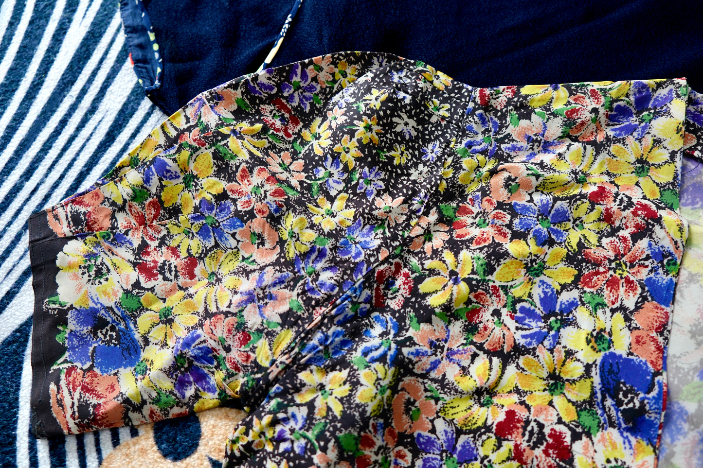 40年代 - 民国风华·墨底繁花旗袍套装_HL | 1940s - The Grace of the Republic: A 1940s Floral-on-Ink Qipao Suit Set_HL