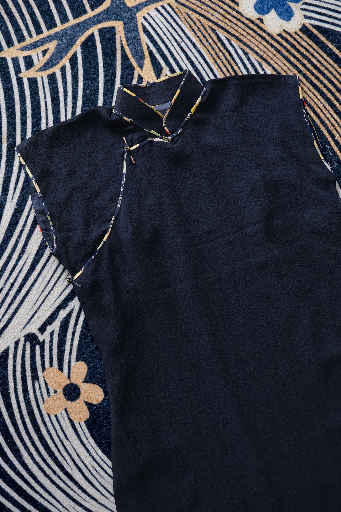 40年代 - 民国风华·墨底繁花旗袍套装_HL | 1940s - The Grace of the Republic: A 1940s Floral-on-Ink Qipao Suit Set_HL